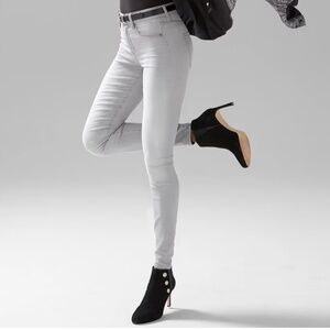 WHITE HOUSE BLACK MARKET Light Grey High Rise Denim Legging Jeanie Denim. Size M